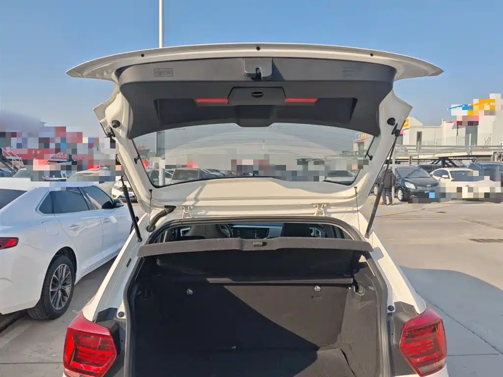 Volkswagen Polo 2019 Plus 1.5L Automatic Colorful Tech Edition фото 19