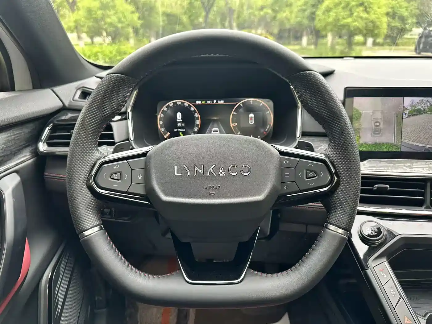Lynk & Co 06 2020 1.5T Halo фото 4