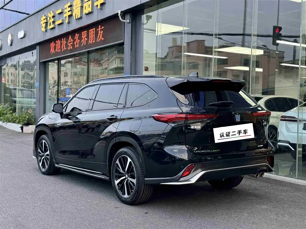 Toyota Crown Kluger 2022 2.5L HEV 4WD Luxury Edition фото 4