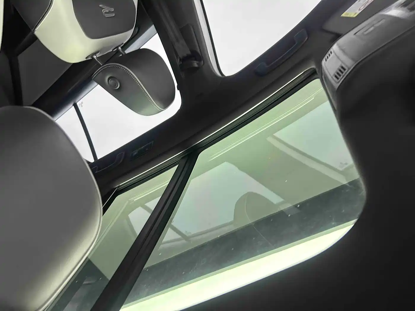 Volkswagen T-ROC 2023 300TSI DSG 2WD Dawn Edition фото 9
