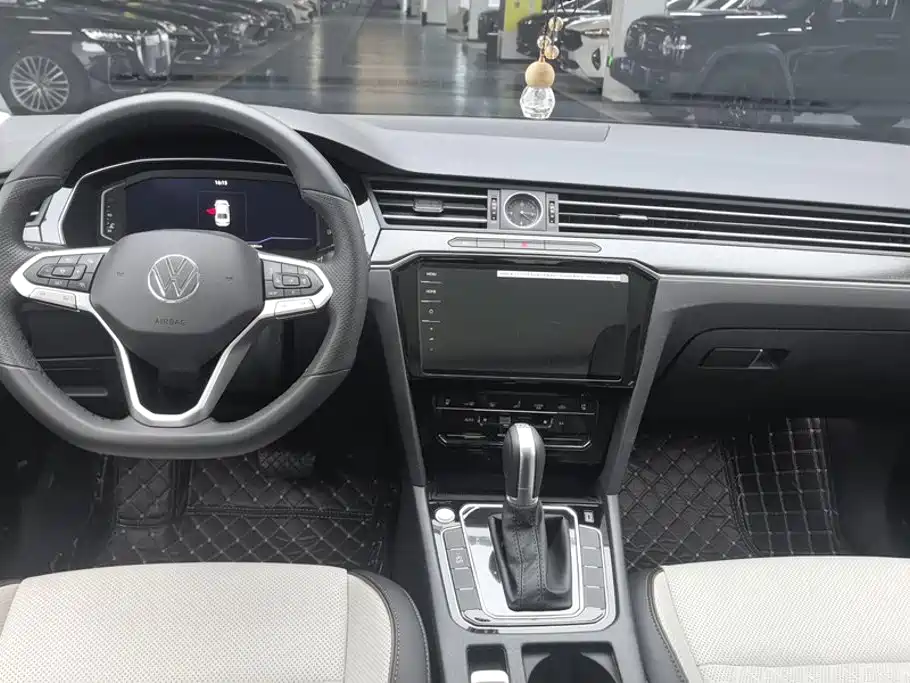 صورة 12 - Volkswagen Magotan