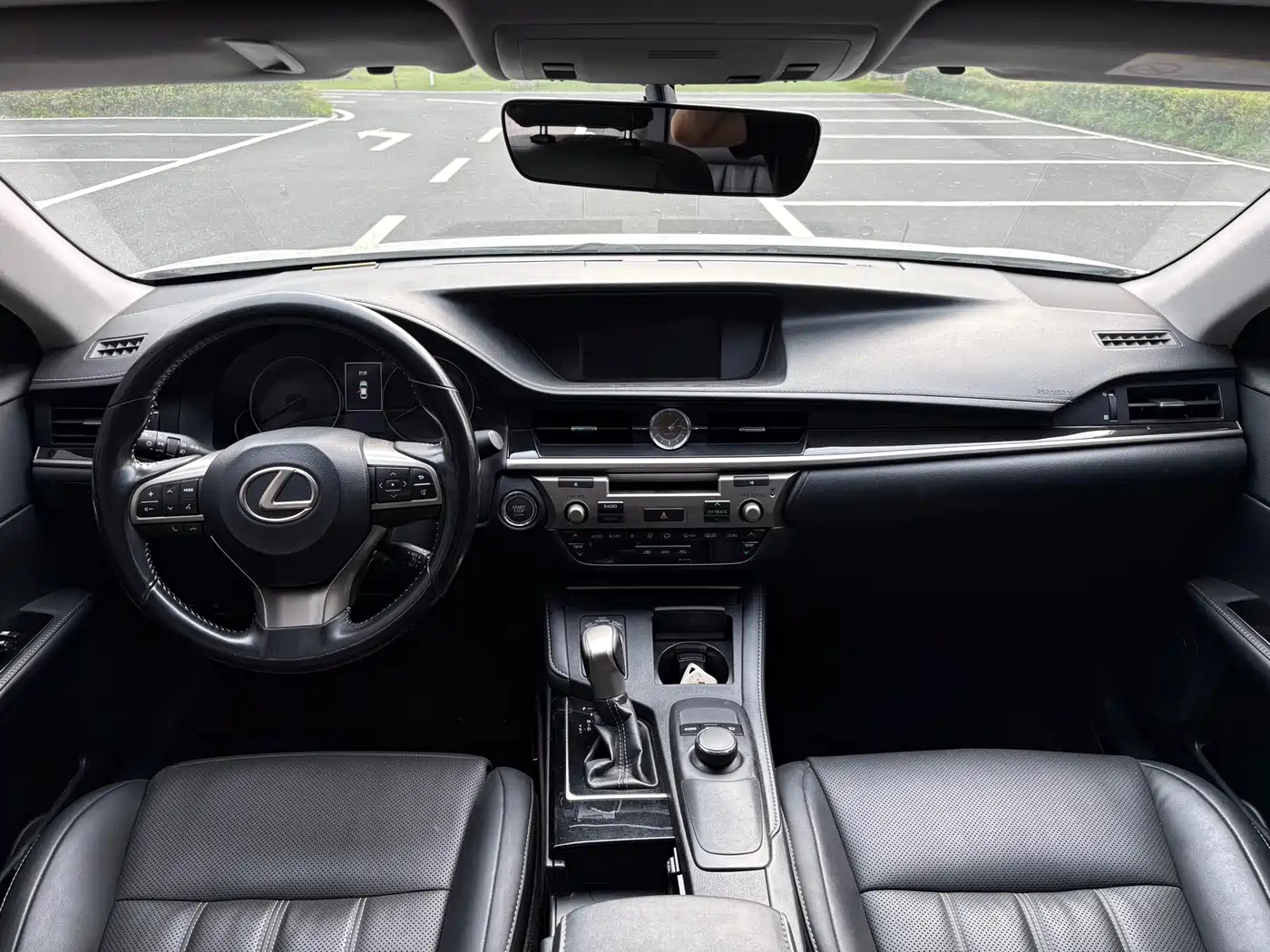 Lexus ES 2015 200 Elite Edition фото 12