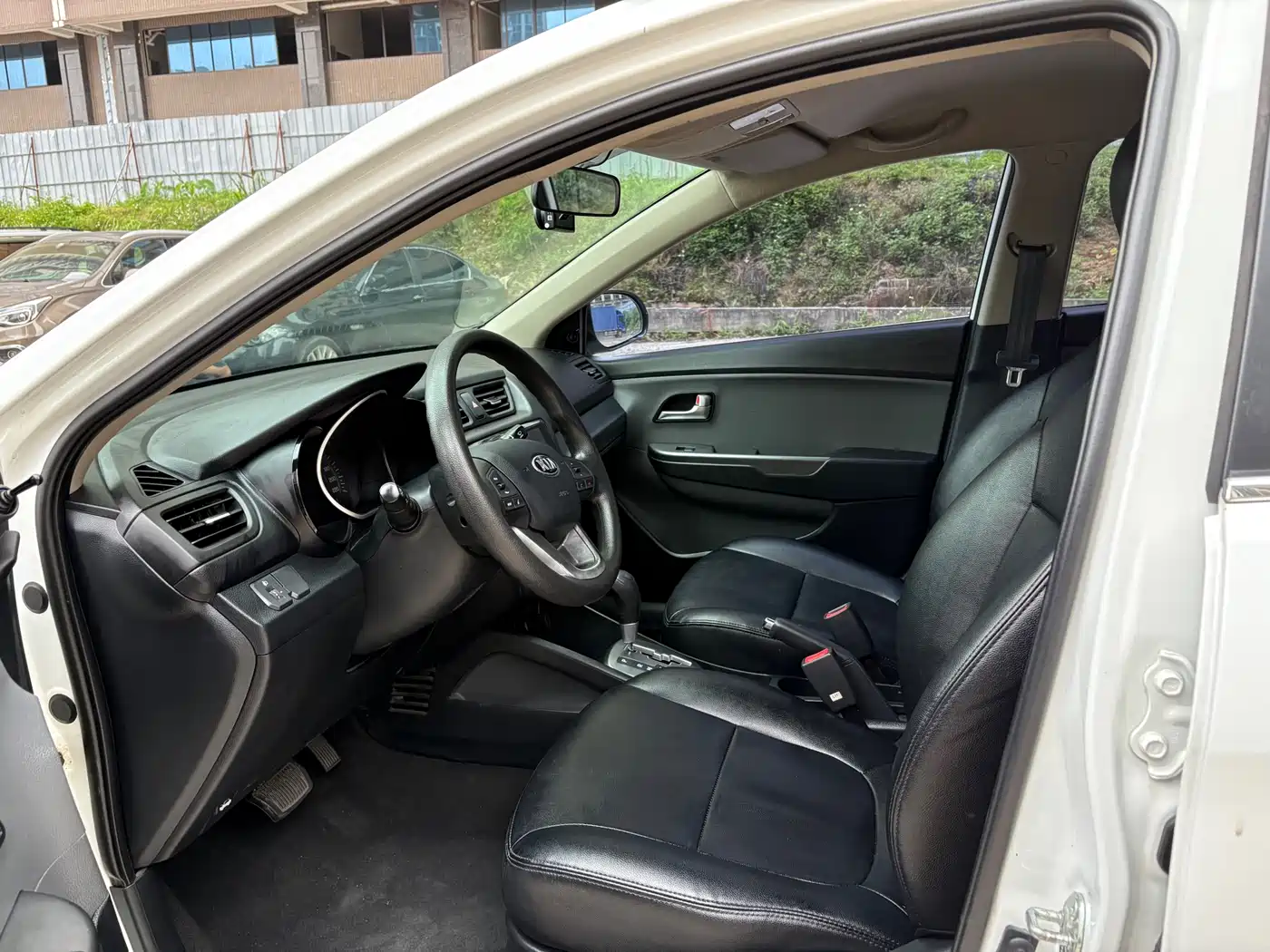 Kia K2 2012 Sedan 1.4L AT GLS Commemorative Edition фото 7