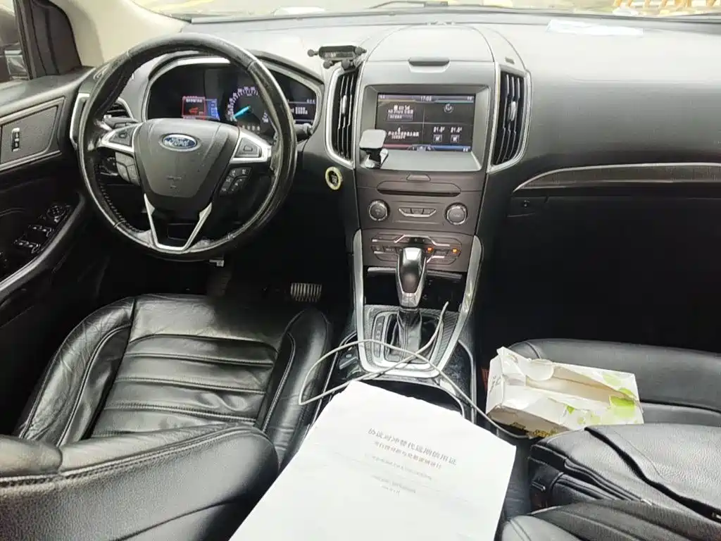 Фото 12 - Ford Edge