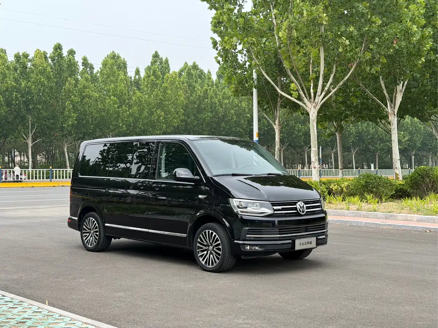 Volkswagen Multivan 2017 2018 2.0TSI 4WD Premium Edition 7-Seater