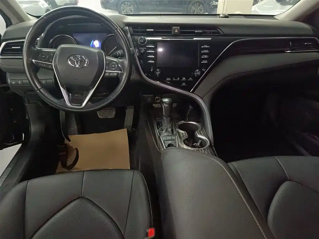 Toyota Camry 2018 2.5G Luxury Edition фото 6