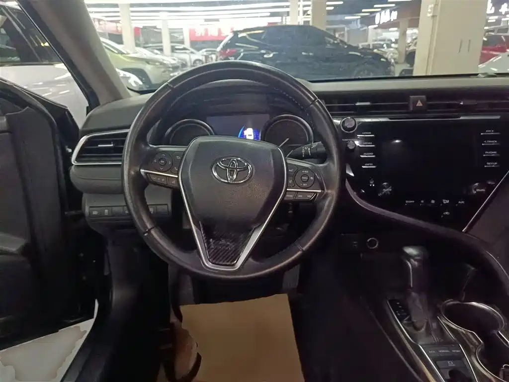 Toyota Camry 2018 2.5G Luxury Edition фото 7