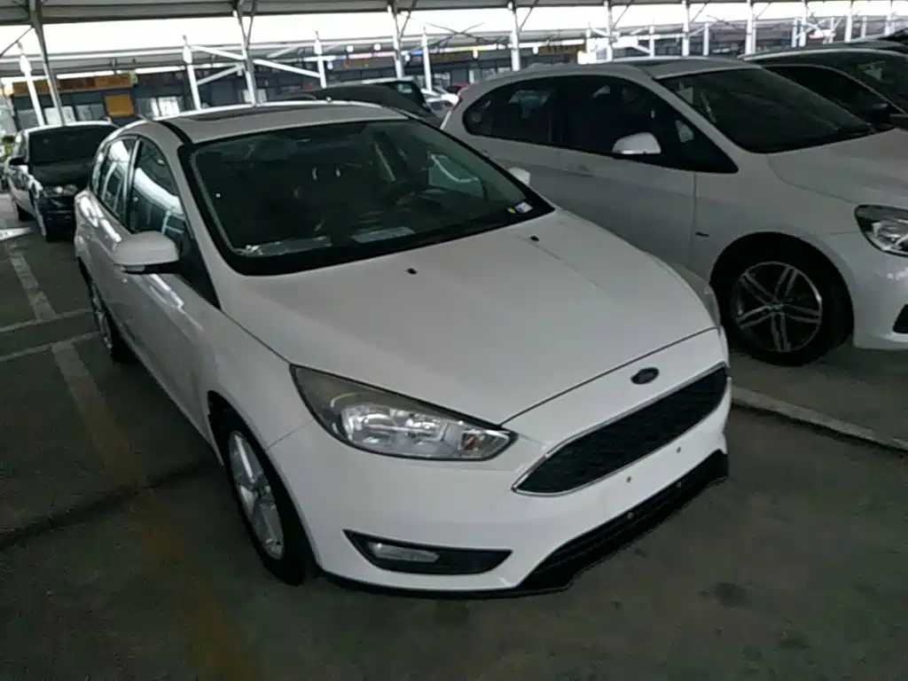 Фото 4 - Ford Focus