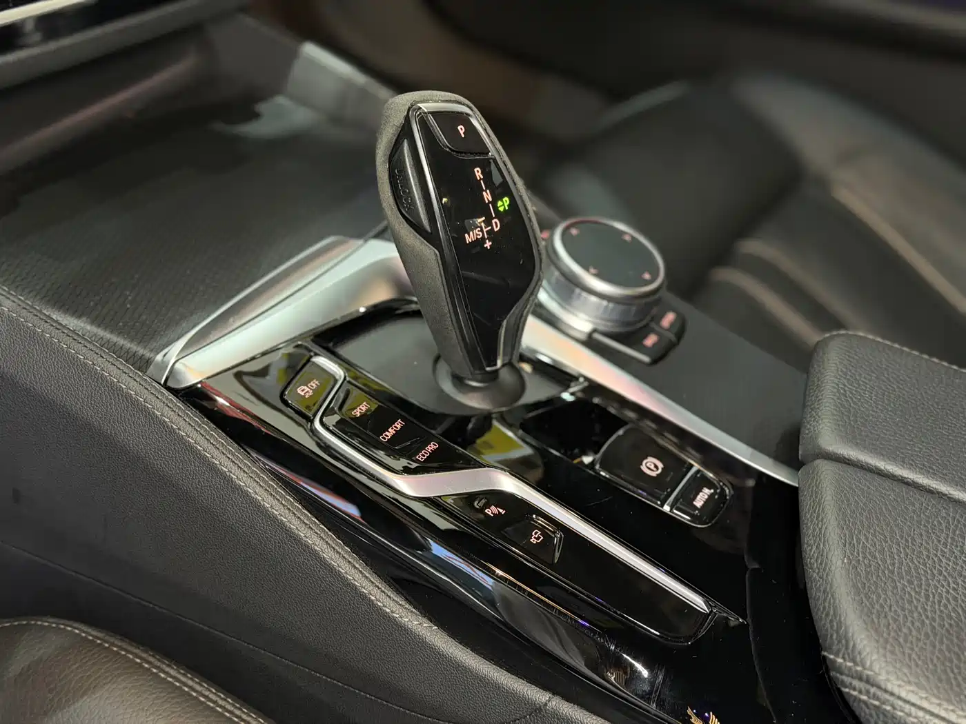 BMW 5 Series (Import) 2021 530i Style Edition M Sport Package фото 13