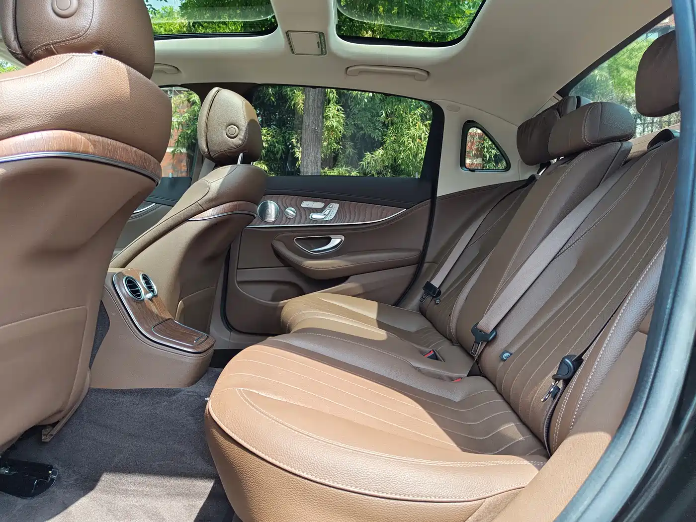 Mercedes-Benz E-Class 2022 Second Facelift E 300 L Luxury фото 22