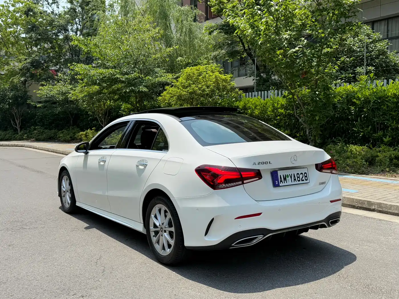 Mercedes-Benz A-Class 2021 A 200 L Sport Sedan Fashion Edition фото 5
