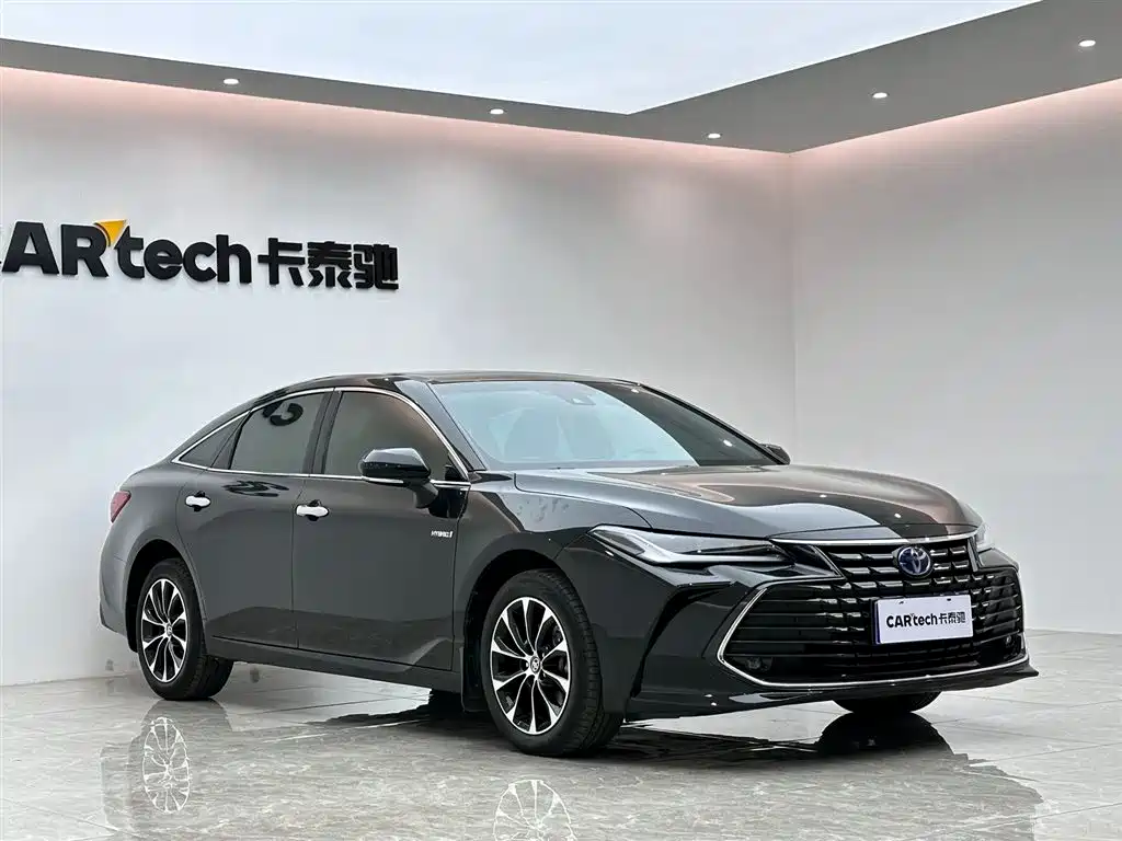 Toyota Avalon 2023 Hybrid 2.5L Luxury Edition фото 6