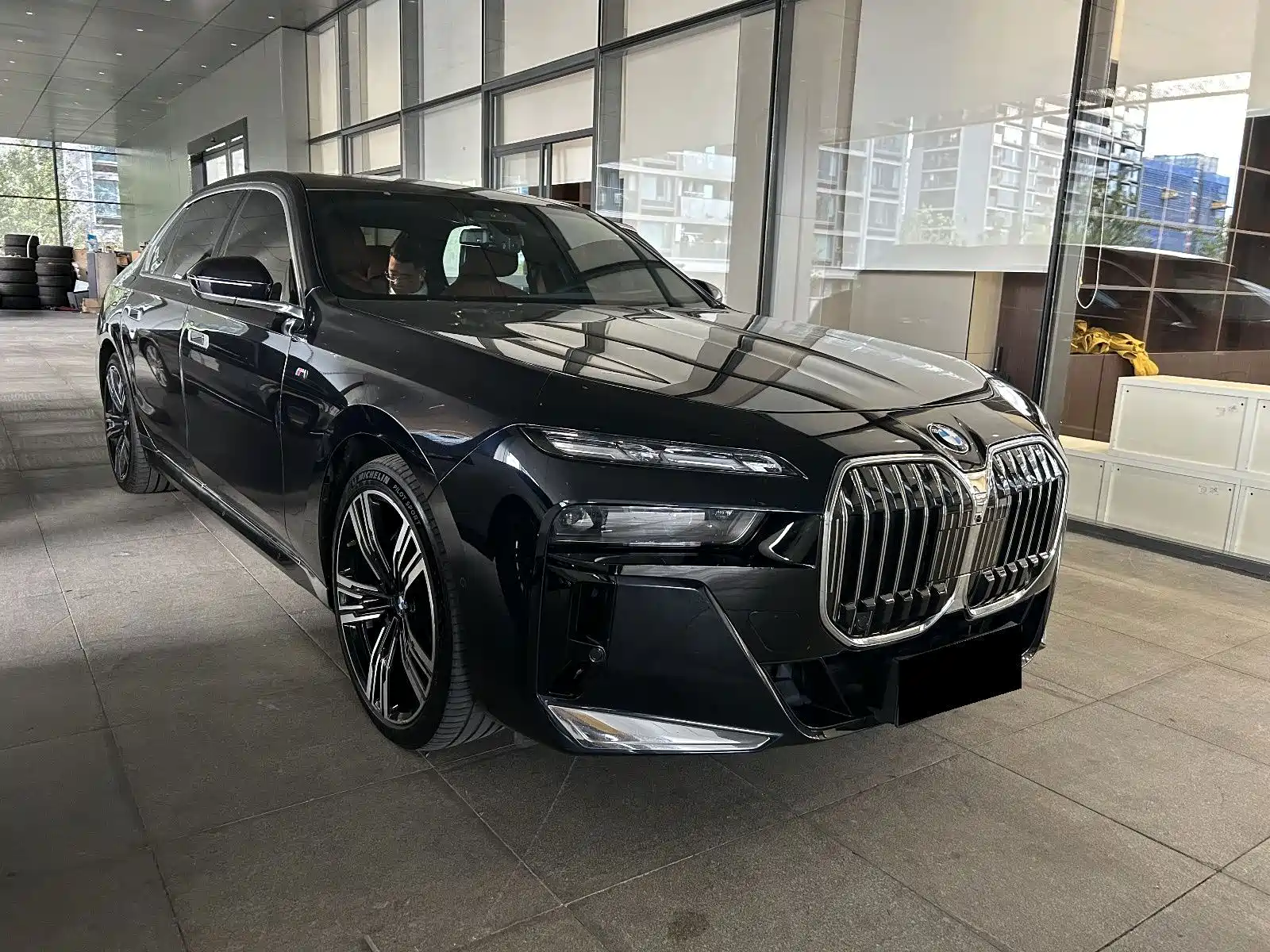 Фото 1 - BMW 7 Series
