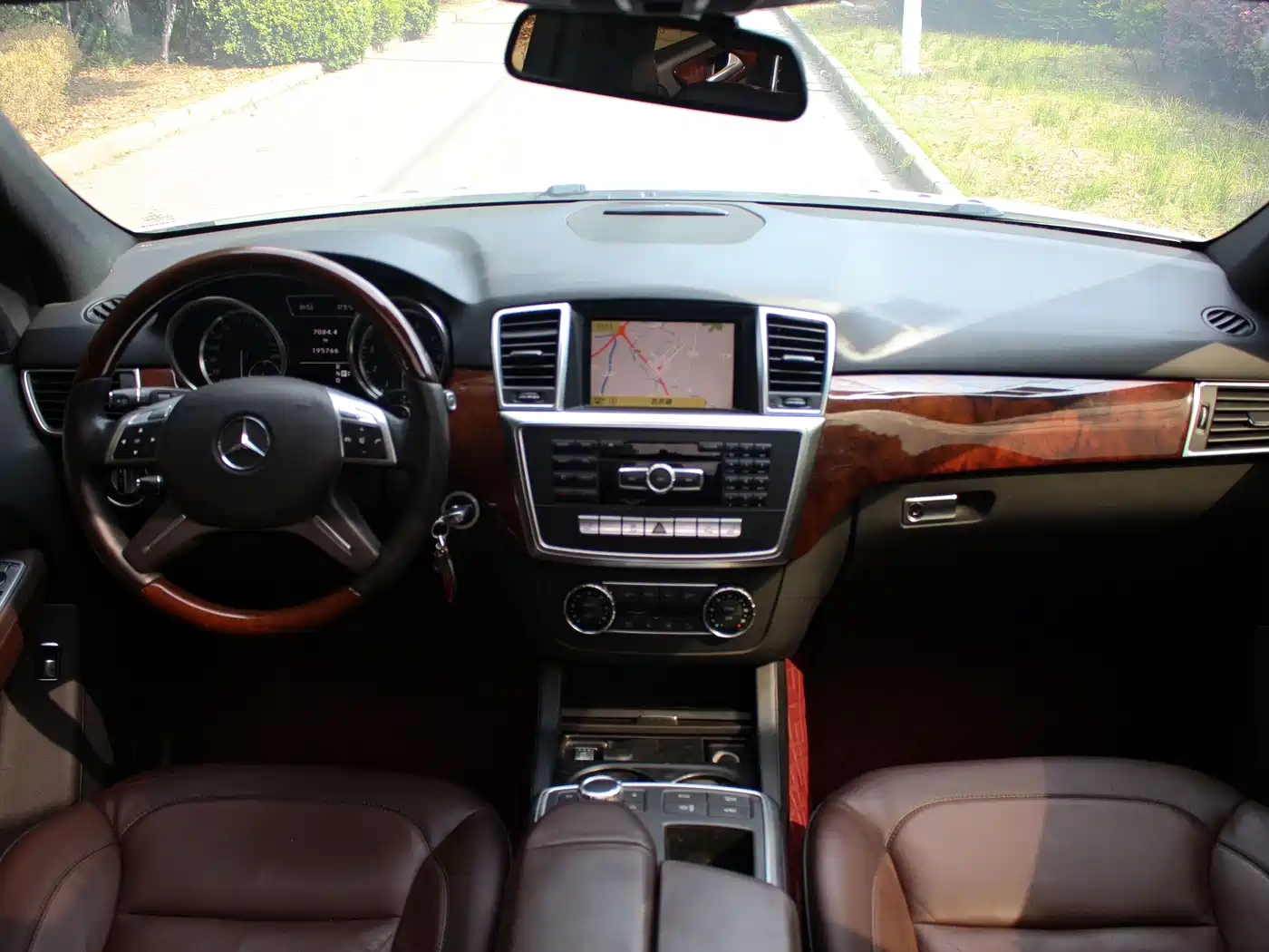 Mercedes-Benz M-Class 2012 Model ML 350 Luxury фото 12