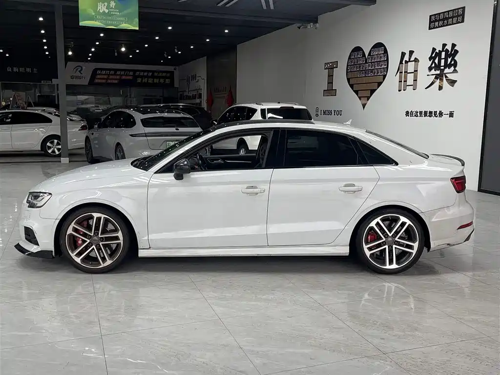 Audi A3 2018 30th Anniversary Limousine 35 TFSI Sport фото 3