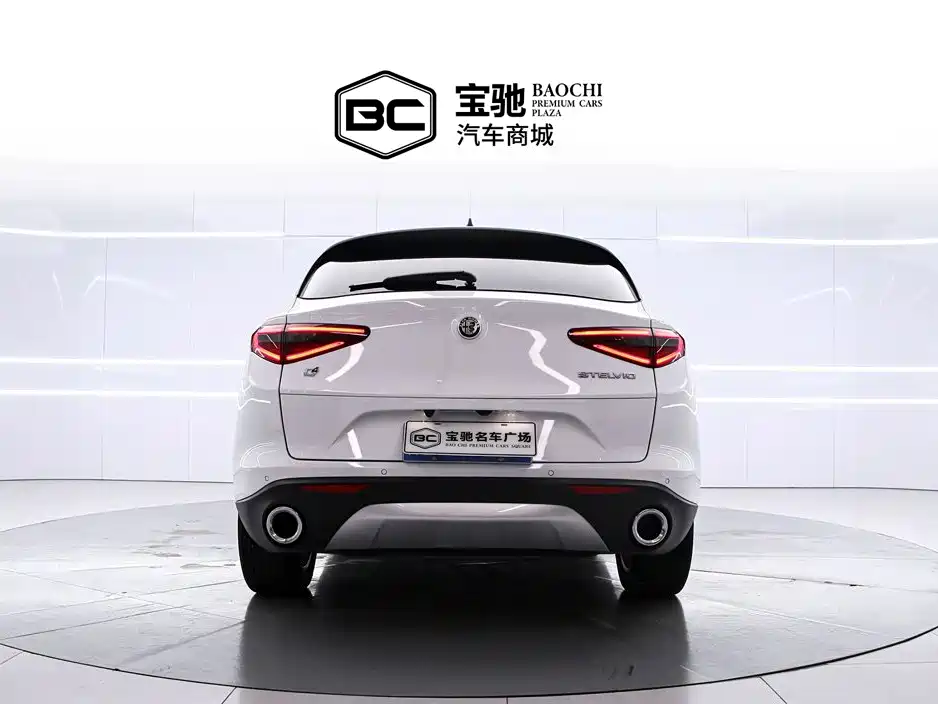 Alfa Romeo Stelvio 2019 2017 2.0T 200HP Luxury Edition