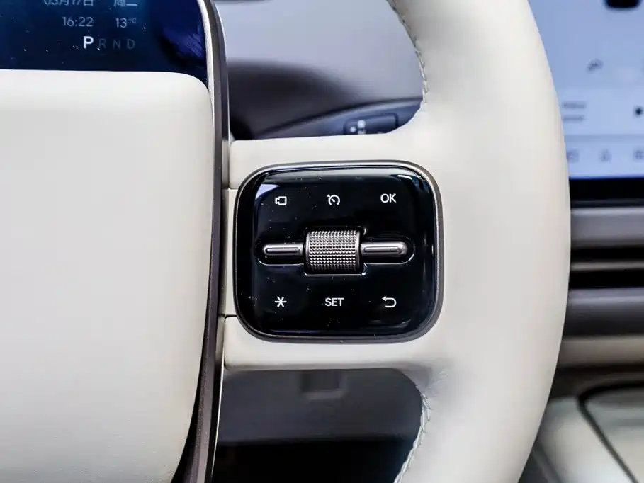 Li Auto Li i8 2025 2025 Standard Edition