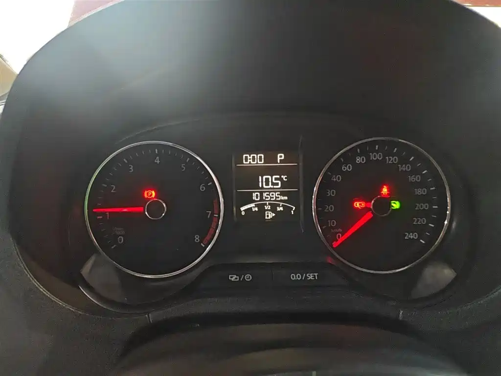 Volkswagen Polo 2016 1.6L Automatic Comfort фото 4