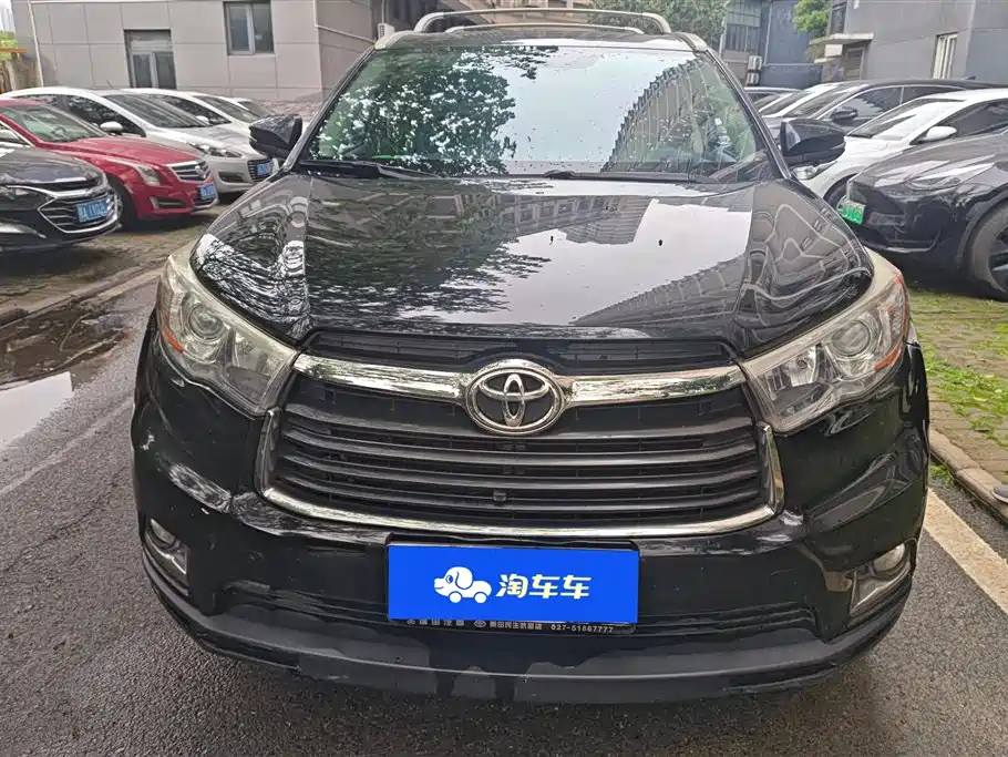 TOYOTA HIGHLANDER