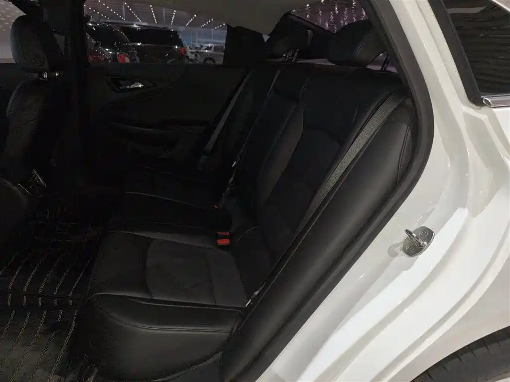 Chevrolet Malibu XL 2017 1.5T Auto Sport Edition фото 14