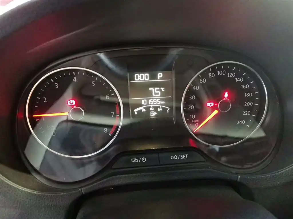 Volkswagen Polo 2016 1.6L Automatic Comfort фото 5