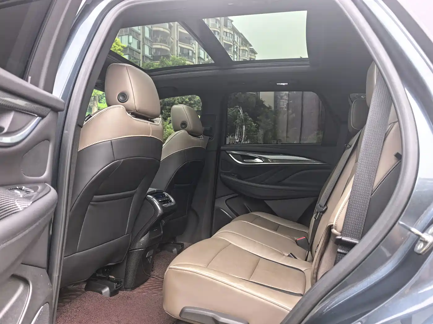 صورة 11 - Buick Enclave