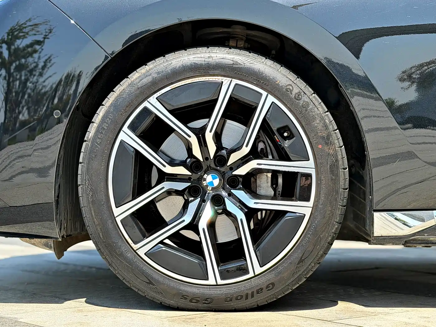 BMW 7 Series 2023 Model 735Li M Sport Package фото 15