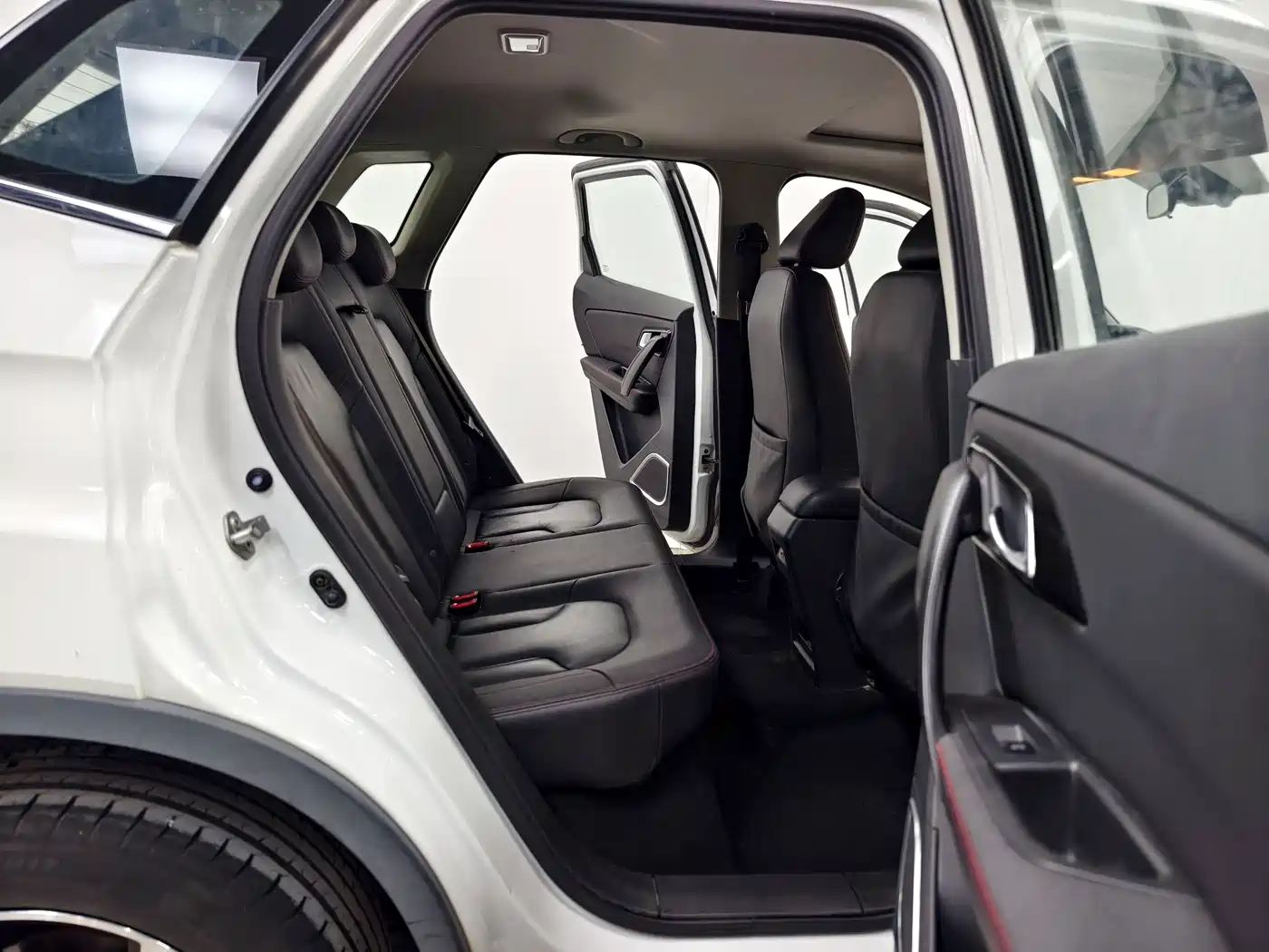 FAW Senya R7 2017 2017 Model 1.6L Automatic Smart