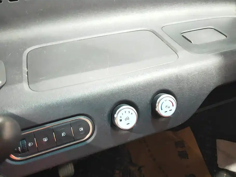 BAOJUN E100