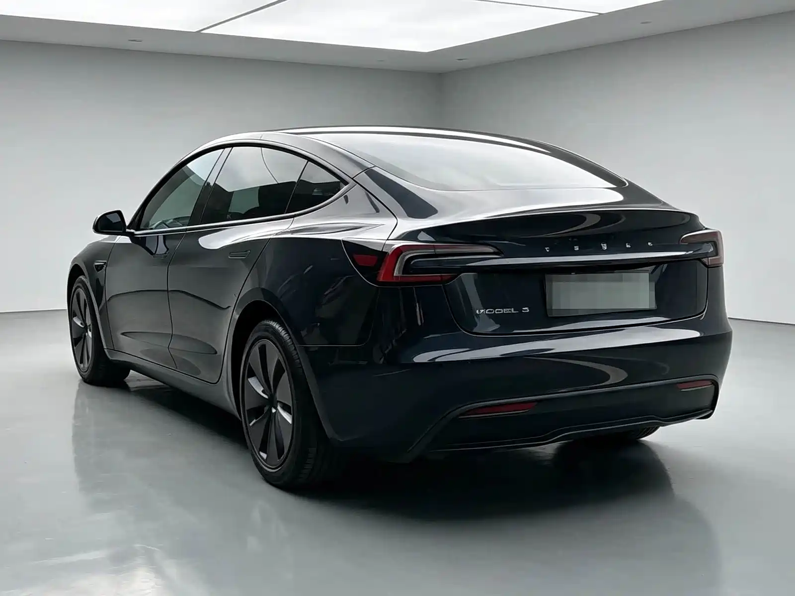 Фото 8 - Tesla Model 3