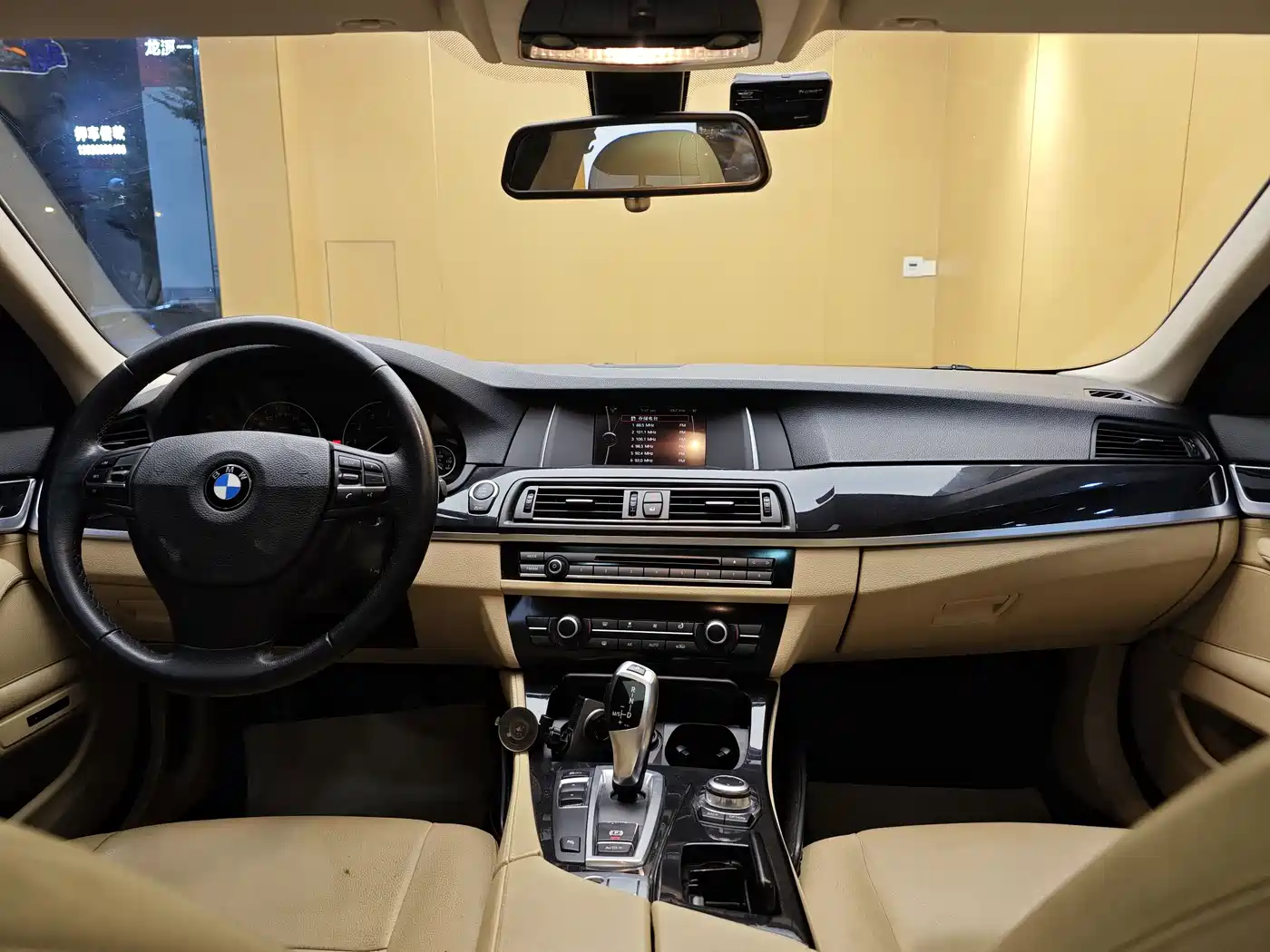 BMW 5 Series 2014 520Li Elegance фото 21