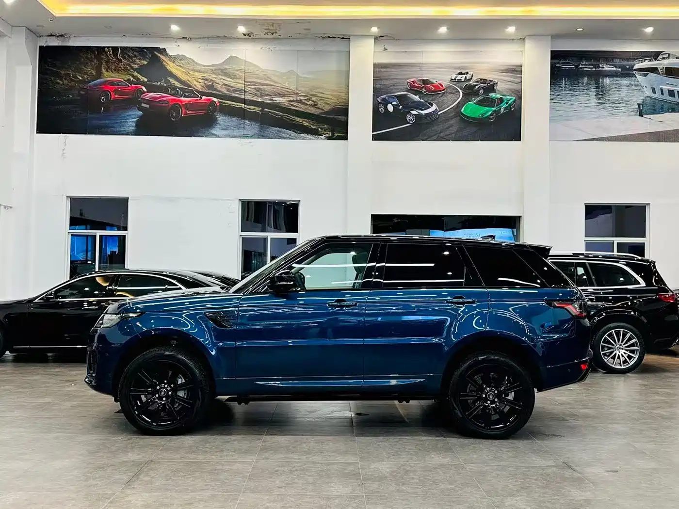 Land Rover Range Rover Sport 2022 3.0 L6 Indigo Flowing Light Edition фото 3