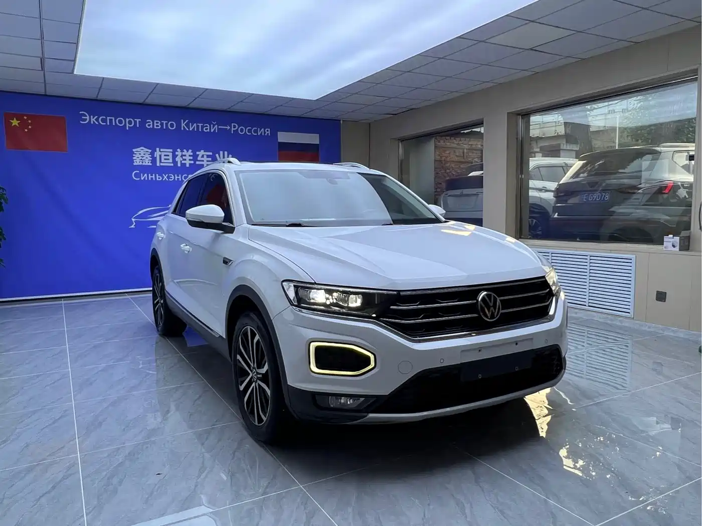 Volkswagen T-Roc, миниатюра 3
