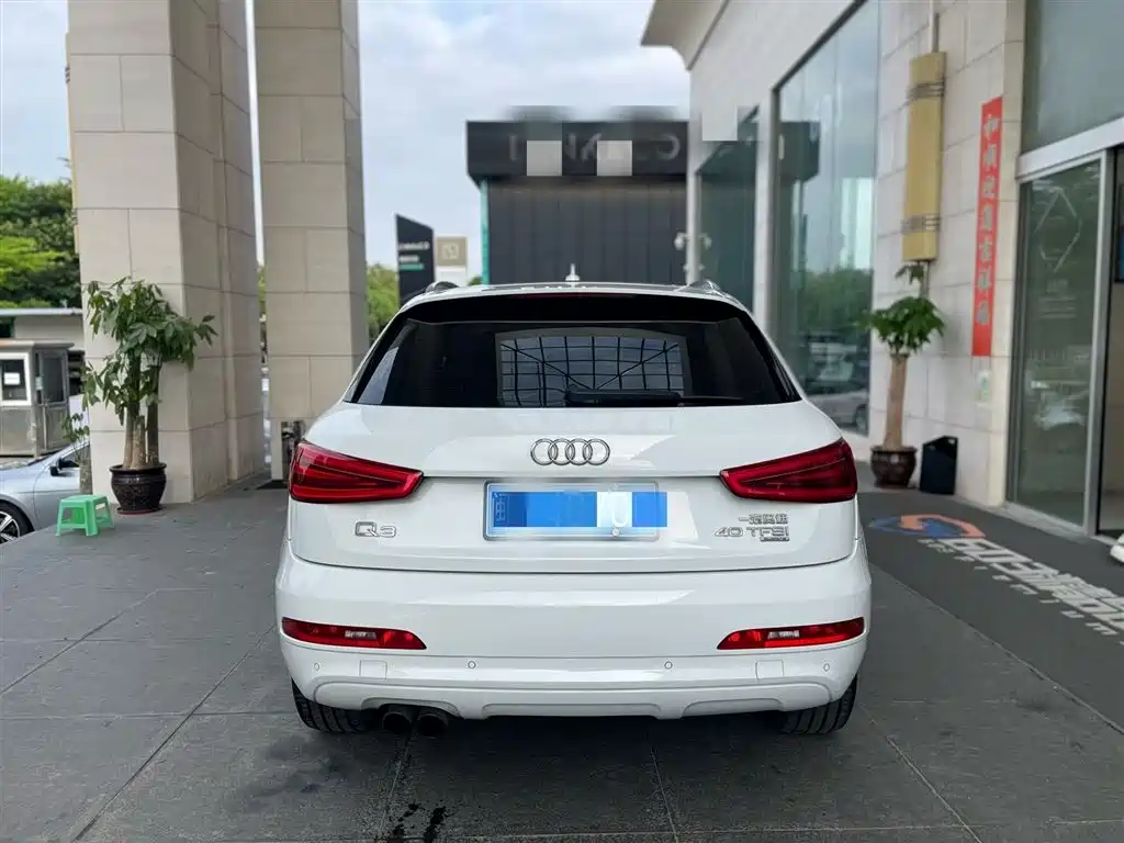 Audi Q3 2013 40 TFSI quattro Luxury Model фото 7