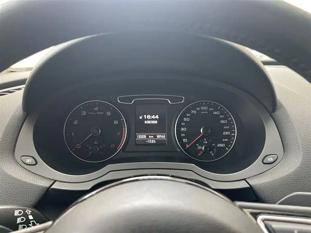 Audi Q3 2013 40 TFSI quattro Luxury Model фото 9