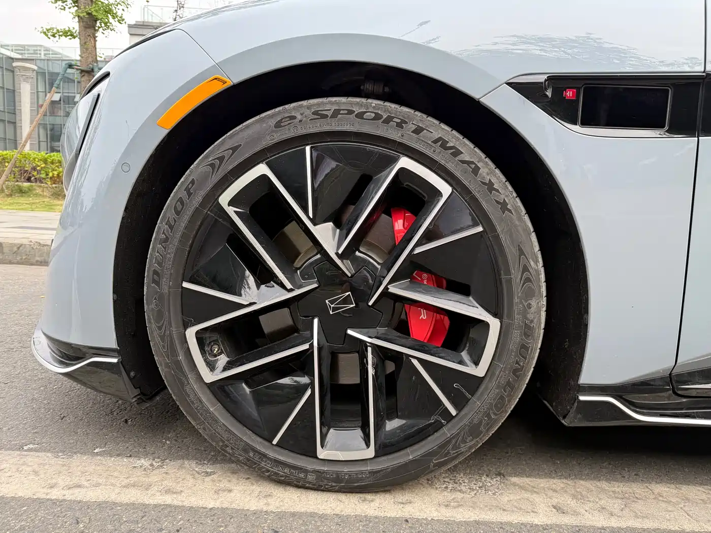 Avatr 12 2023 650 Triple Laser AWD Performance Edition фото 5