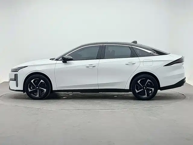 Geely Galaxy Galaxy L6 2025 2025 EM-i 140km Explorer+ Edition
