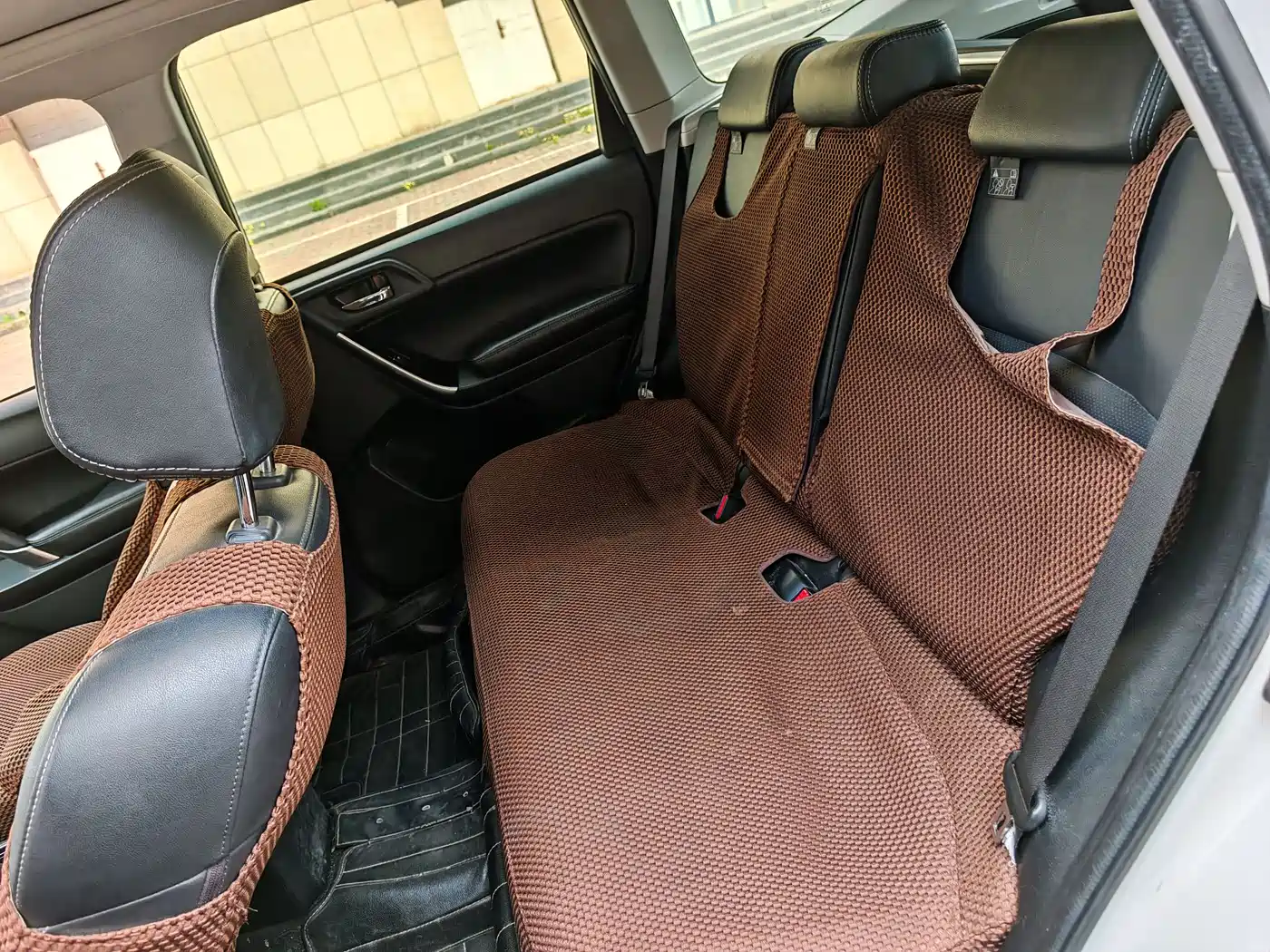 Subaru Forester 2016 2.0i Fashion Navigation Edition фото 10