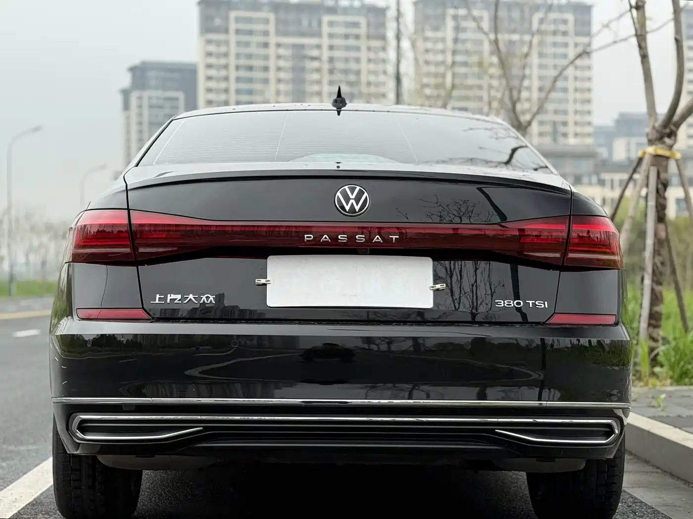 Volkswagen Passat 2025 Outstanding 380TSI Dragon Soaring Edition фото 16