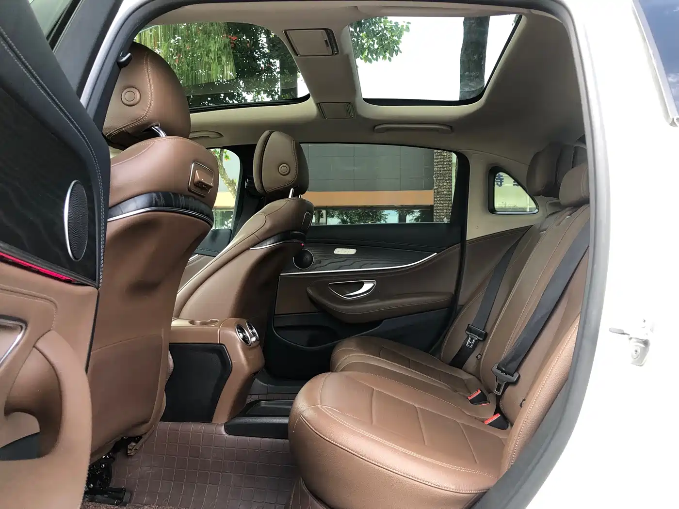 Mercedes-Benz E-Class 2020 E 300 L Sport Fashion Model фото 5