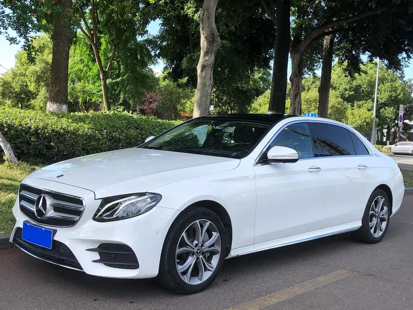 Mercedes-Benz E-Class 2020 E 300 L Sport Fashion Model