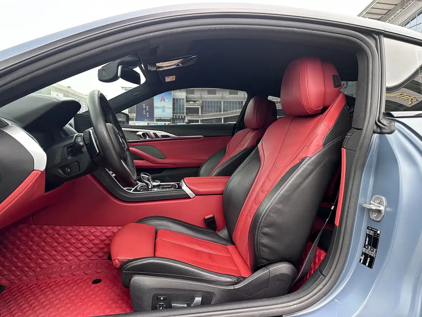 BMW 8 Series 2019 840i 2-Door Coupe Launch Limited Edition фото 12