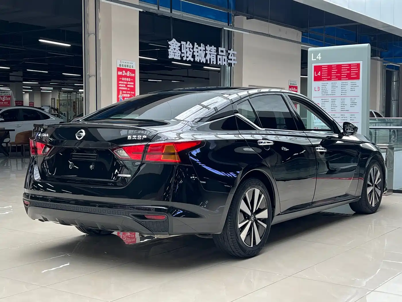 Фото 9 - Nissan Teana