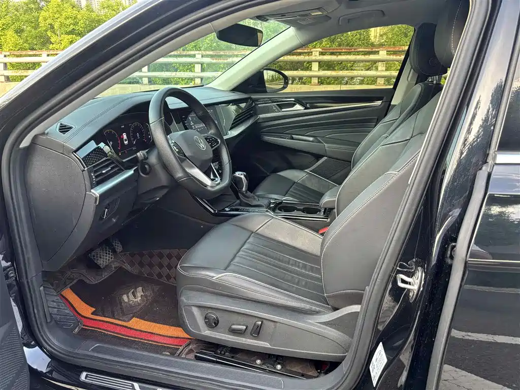 Volkswagen Passat 2023 330TSI Starlight Elite Edition фото 4
