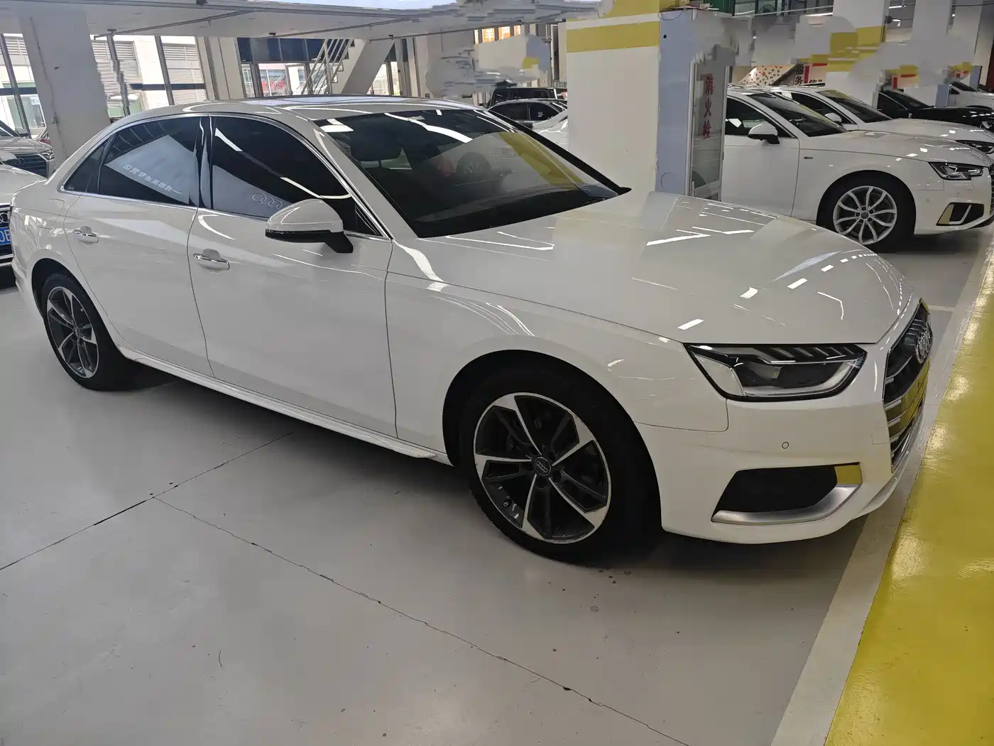 Audi A4L 2021 40 TFSI Premium Life Edition фото 3