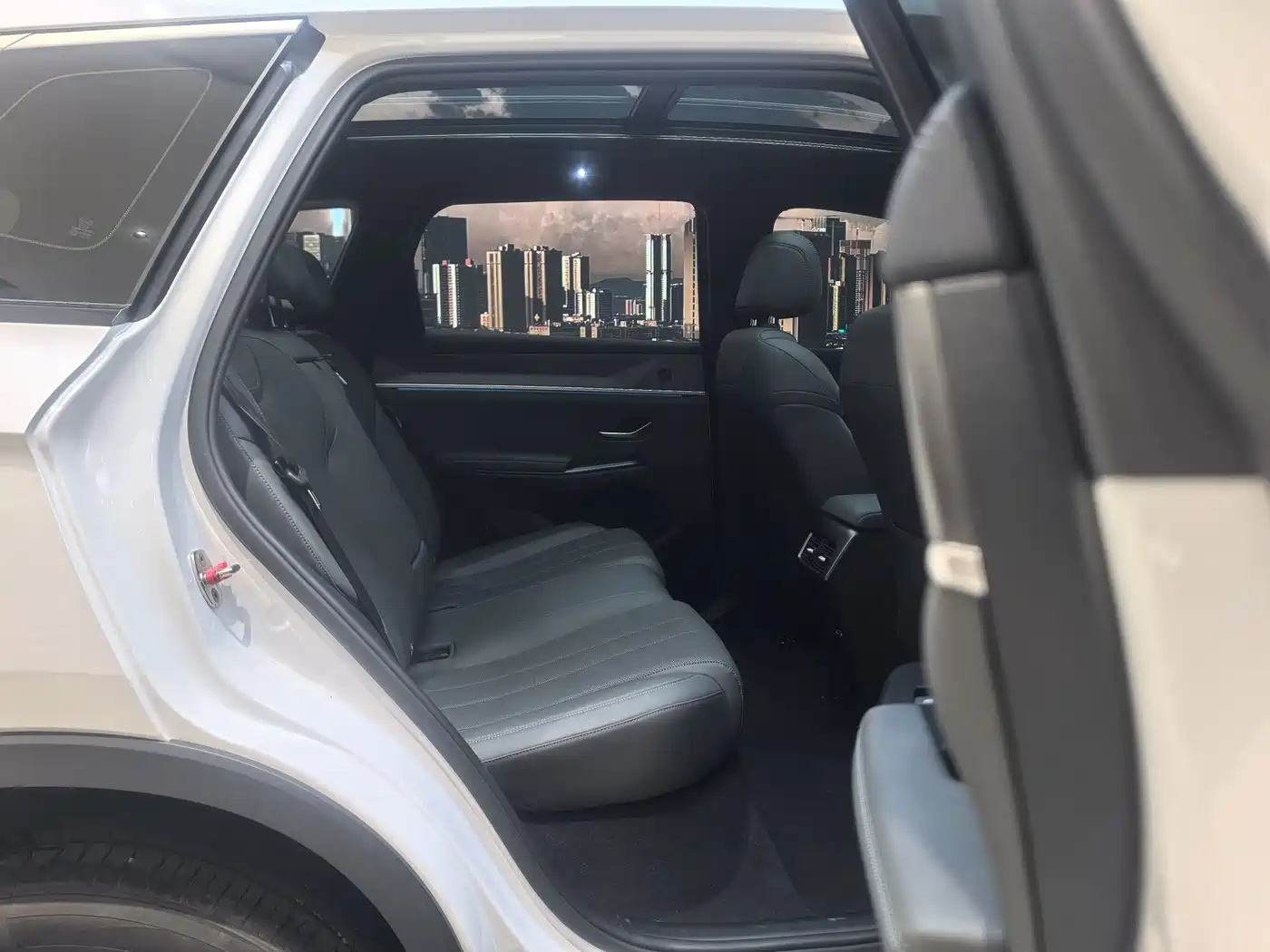 BYD Song Pro New Energy 2025 2nd Generation Smart Drive Edition DM-i 75KM Surpassing Type фото 11
