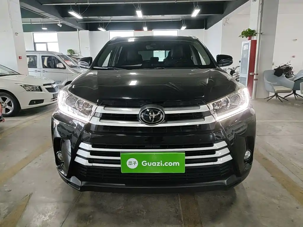 Photo 3 - Toyota Highlander