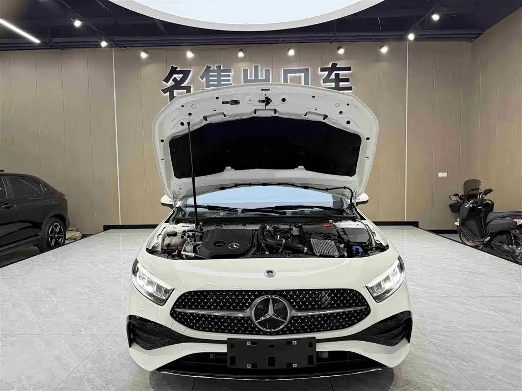 Mercedes-Benz A-Class 2023 A 180 L фото 13