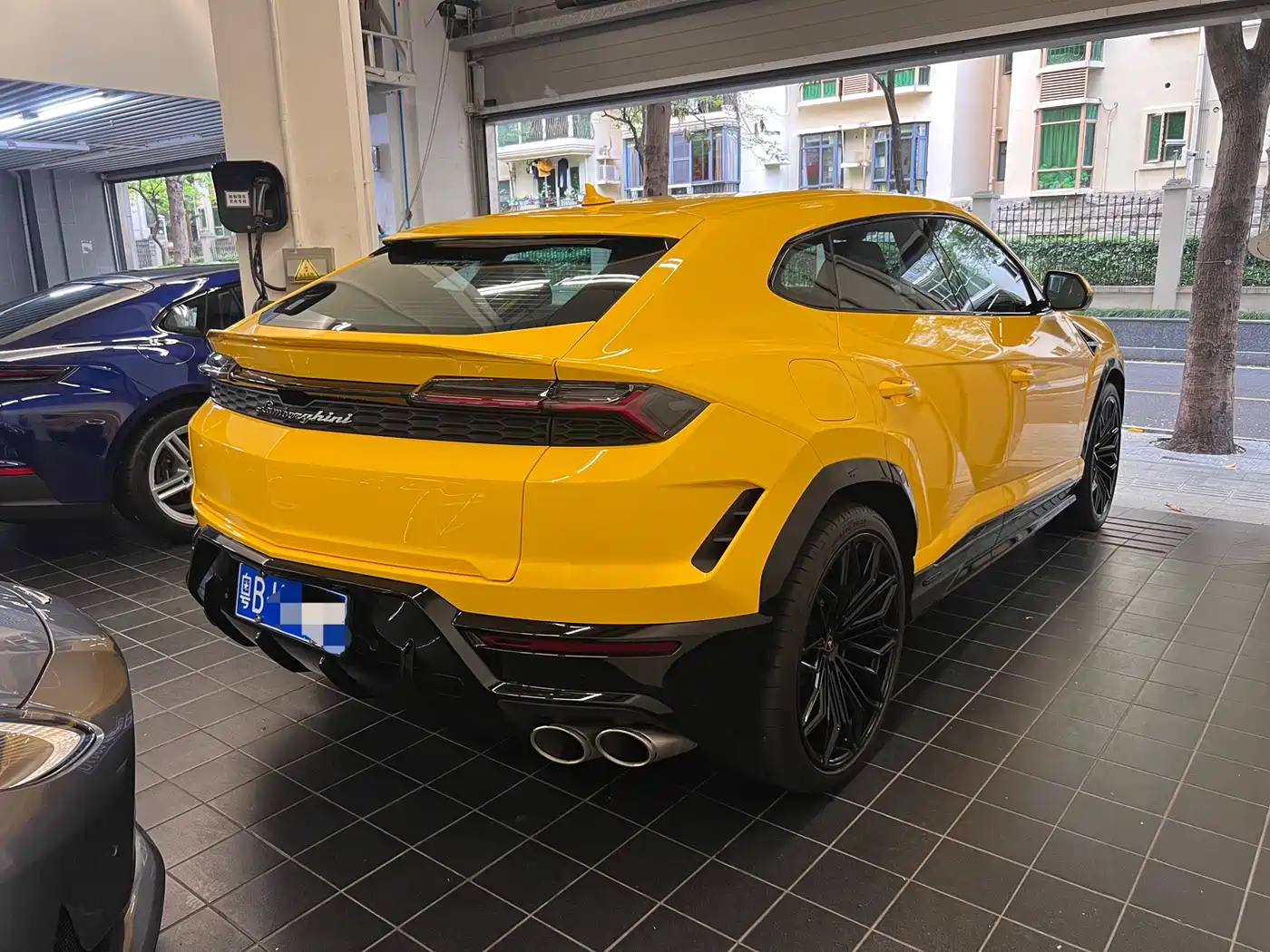 Lamborghini Urus SE 2025 4.0T Standard Edition фото 6