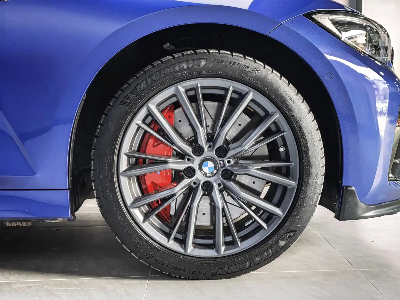 BMW 3 Series 2020 330Li xDrive M Sport Black Night Edition фото 5